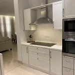Luxurious Three Bedroom Apartment North Of Riyadh شقة فخمة مكونة من ثلاث غرف نوم شمال الرياض